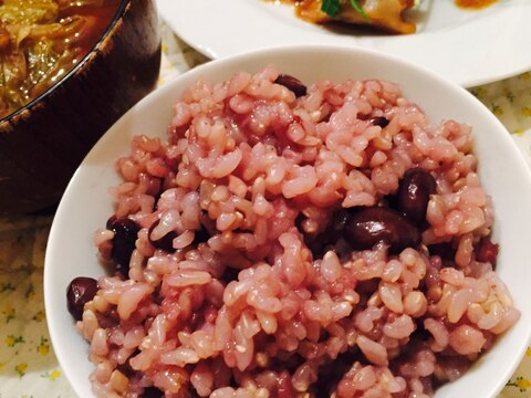 土鍋で炊きます！玄米の黒豆ご飯！